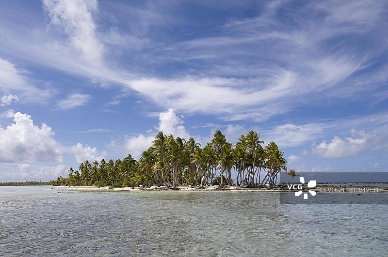 蓝色潟湖，兰吉罗阿环礁，图阿莫图群岛，法属波利尼西亚，太平洋，大洋洲图片素材