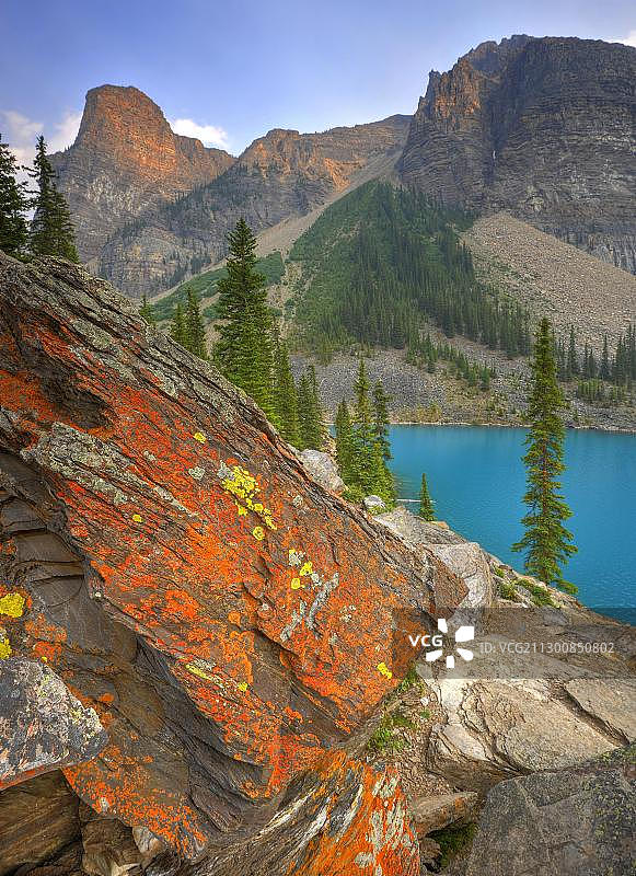 加拿大落基山脉班夫国家公园梦莲湖图片素材