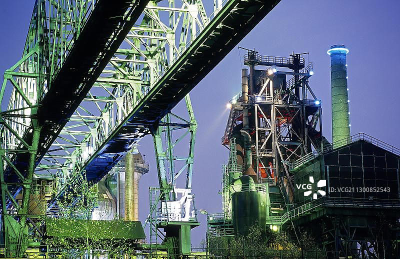 德国杜伊斯堡-诺德景观公园的蒂森高炉遗址图片素材