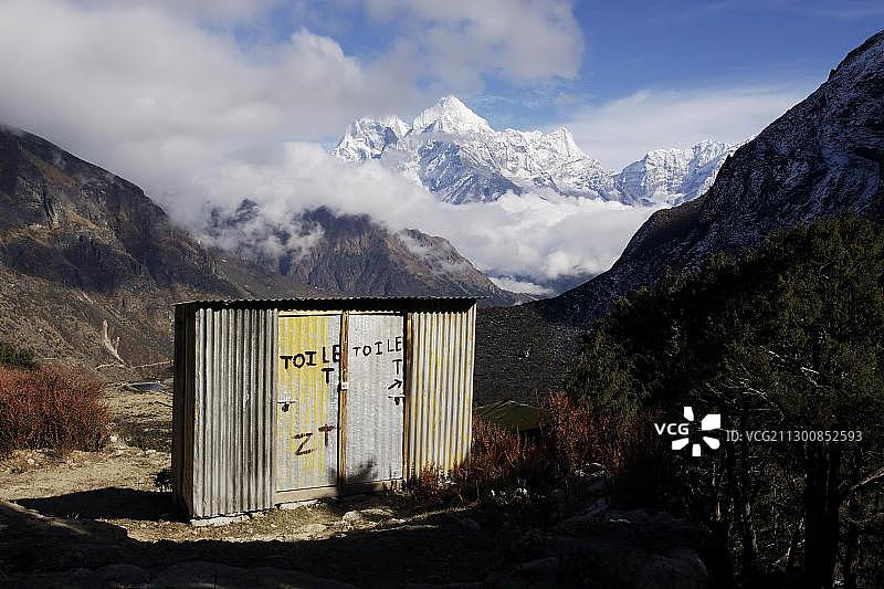 尼泊尔萨加玛塔国家公园寺院卫生间图片素材