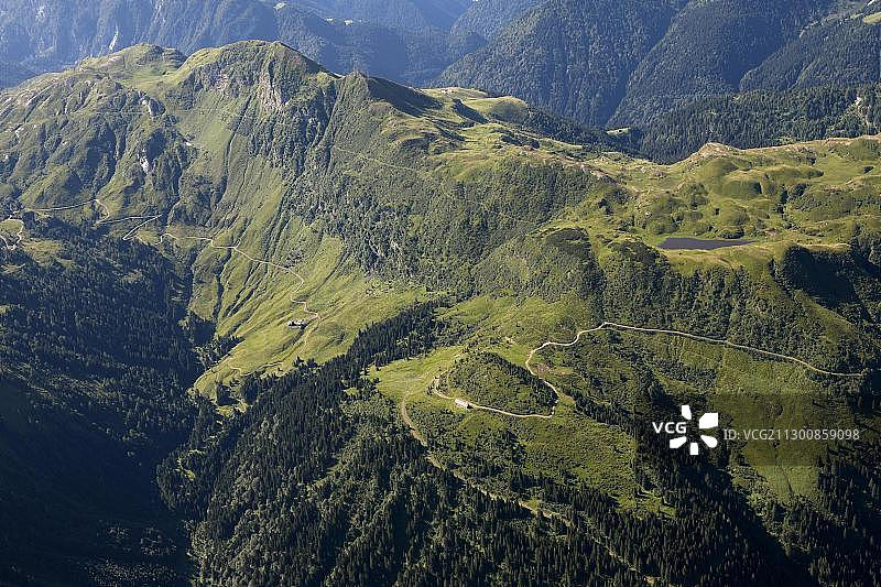 奥克瑟纳尔姆，佐尔纳湖，卡尼克阿尔卑斯山，克恩顿州，奥地利，欧洲航拍图片素材
