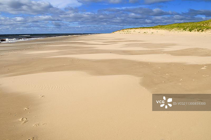 沙滩与沙丘，位于加拿大魁北克省马格达伦群岛哈弗-奥伯特岛图片素材