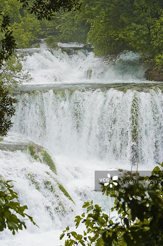 克罗地亚希贝尼克-克宁县克尔卡国家公园瀑布图片素材