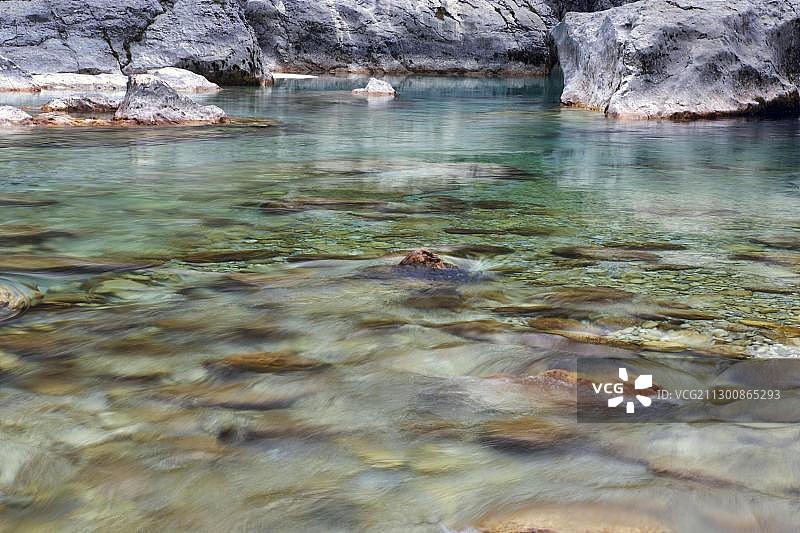 斯洛文尼亚索卡河碧绿的河水图片素材