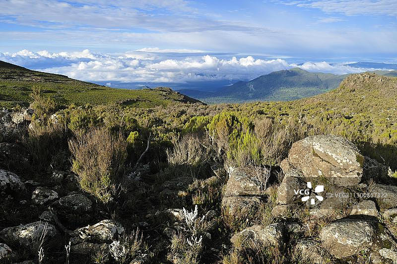 埃塞俄比亚奥罗米亚巴莱山国家公园萨内蒂高原的非洲山地景观图片素材