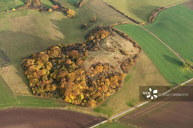德国卡塞尔哈比希茨瓦尔德山脊秋季费尔德霍尔金塞尔树林的航拍照片图片素材