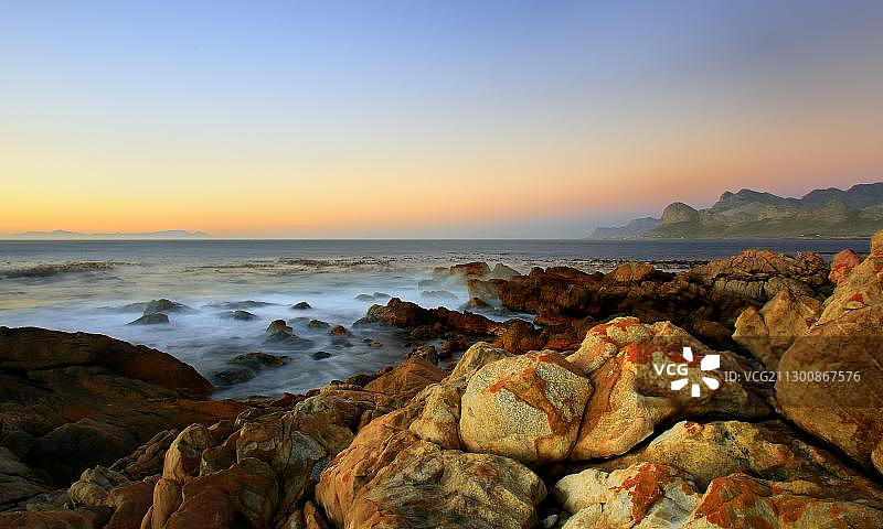 贝蒂湾的岩石、海滩与傍晚（南非，非洲）图片素材