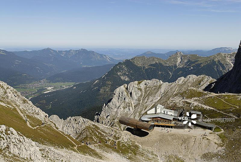 卡文德尔自然公园信息中心,位于米滕瓦尔德附近卡文德尔山顶的望远镜,德国上巴伐利亚图片素材