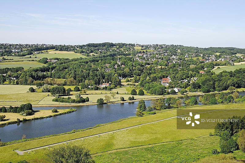德国北莱茵-威斯特法伦州博胡姆施蒂佩尔城堡俯瞰鲁尔河谷图片素材