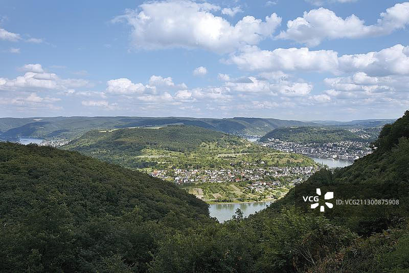 从四湖观景点看莱茵河，近博帕德，俯瞰菲尔森，莱茵兰-普法尔茨州，德国，欧洲图片素材