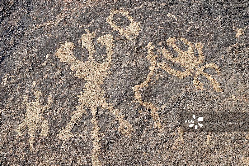 美国原住民岩石雕刻：亚利桑那州吉拉本德彩绘岩石州立公园图片素材
