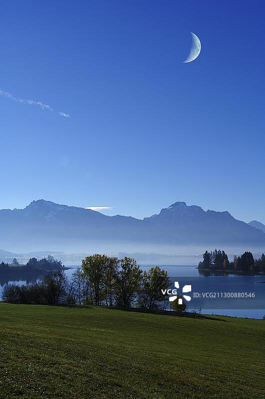 福尔根湖，菲森附近的湖泊，阿尔高，巴伐利亚，德国，欧洲图片素材