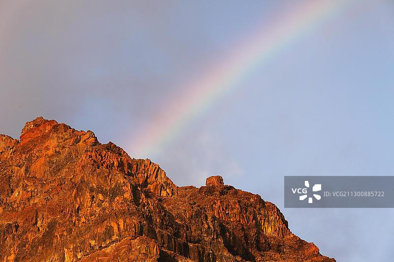 西班牙戈梅拉岛大雷伊谷的彩虹图片素材