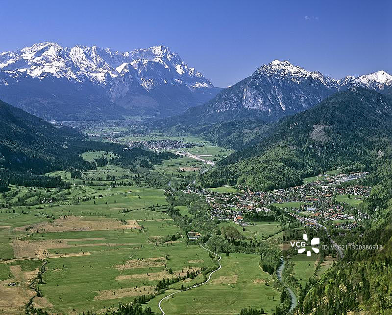 德国上巴伐利亚韦尔登费尔瑟地区洛伊萨赫山谷航拍照片图片素材