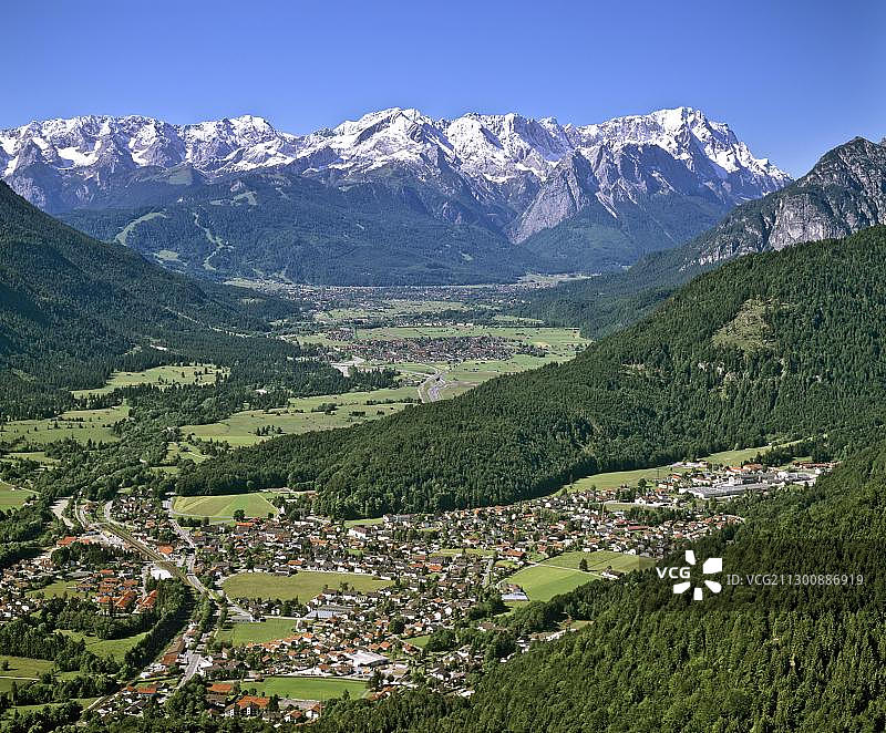 德国上巴伐利亚韦尔登费尔斯地区洛伊萨赫河谷航拍图片素材