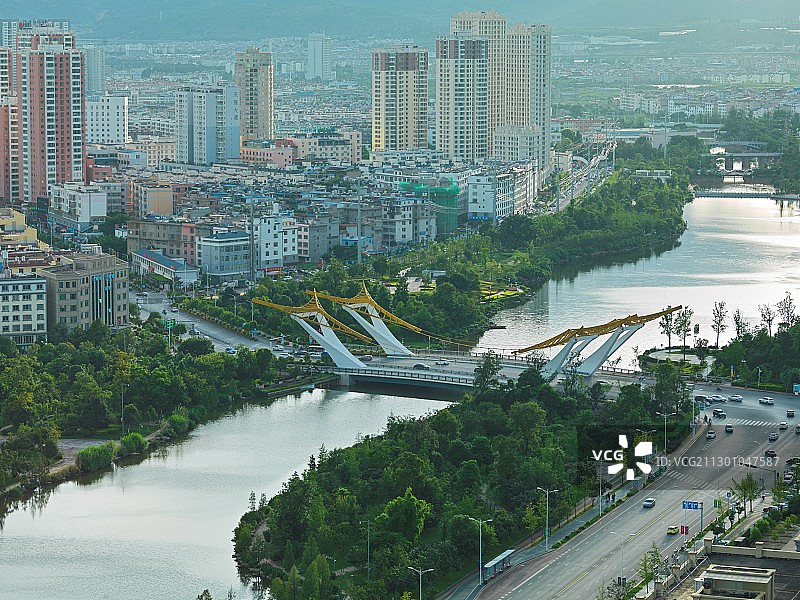 云南省玉溪市玉溪大河和玉龙桥图片素材