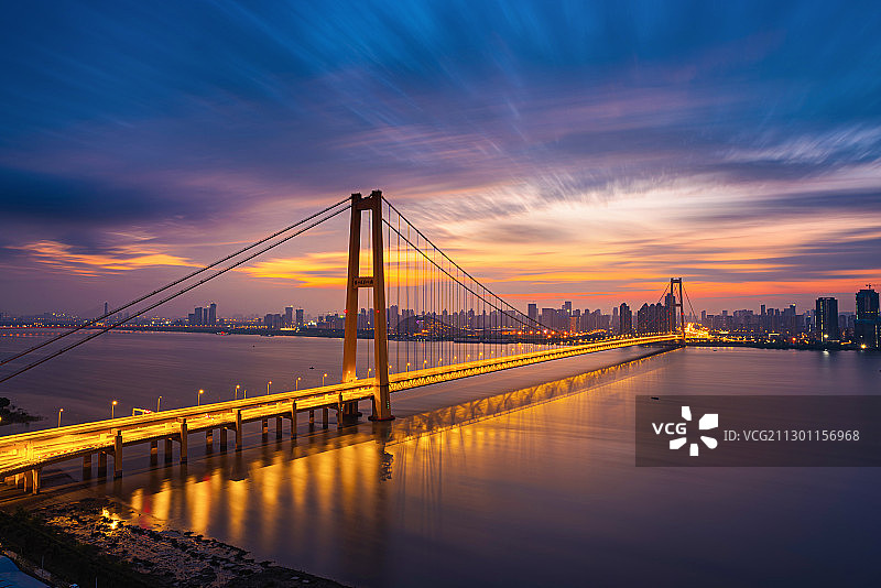 杨泗港长江大桥夜景图片素材