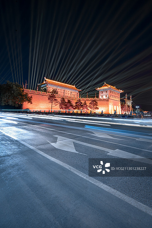 西安明城墙灯光秀图片素材