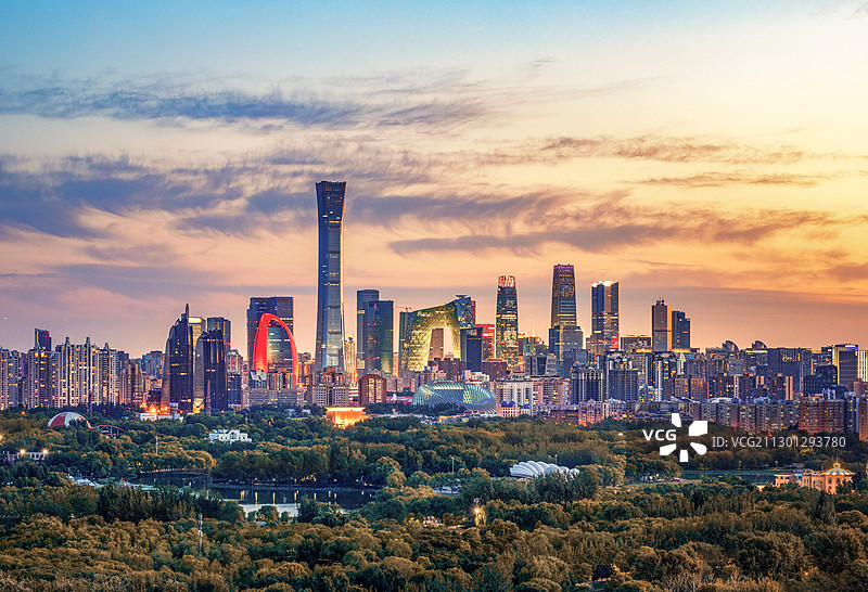 中国首都北京朝阳金秋十月瞰都国贸CBD城市天际线夜景国庆灯光图片素材