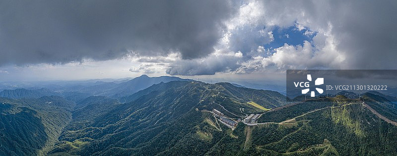 风云下的山川图片素材