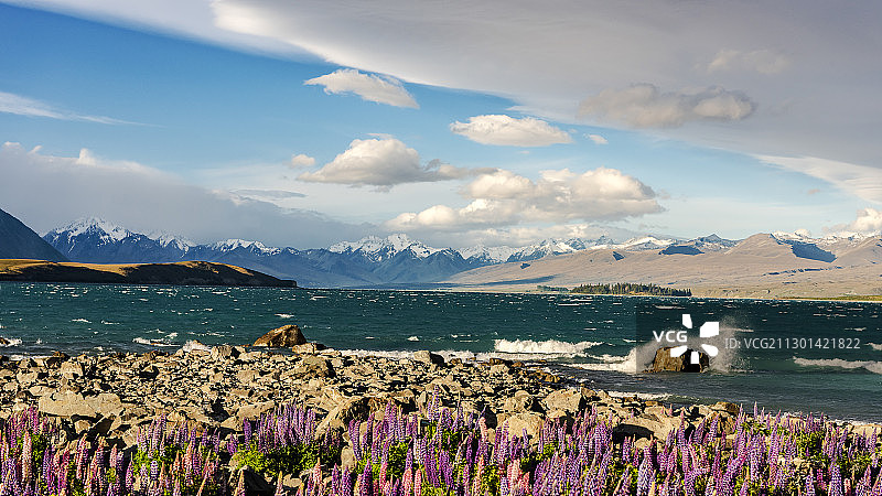 夕照蒂卡波湖图片素材