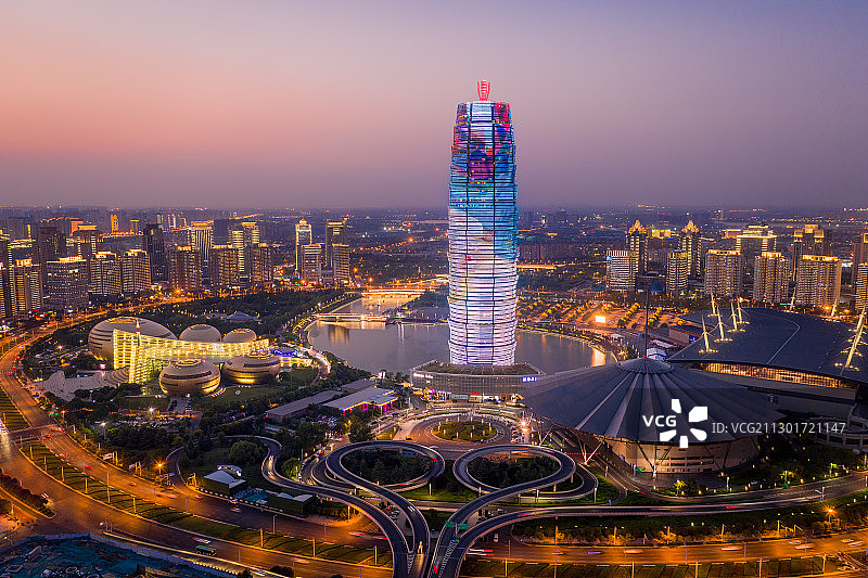 河南郑州郑东新区CBD郑州国际会展中心千玺广场大玉米图片素材
