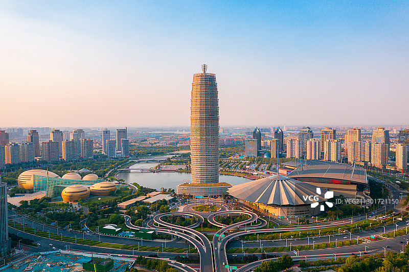 河南郑州郑东新区CBD郑州国际会展中心千玺广场大玉米图片素材