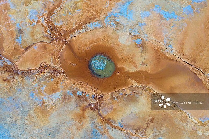 青海茫崖艾肯泉图片素材