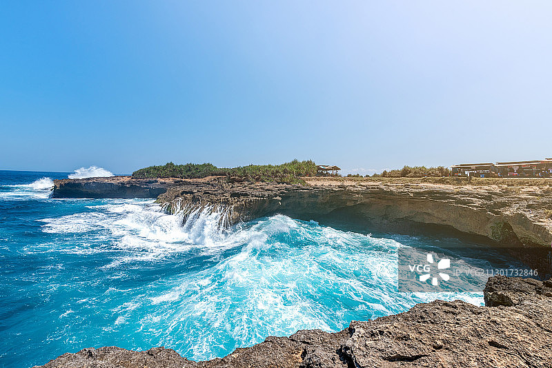 印度尼西亚巴厘岛恶魔的眼泪景区图片素材