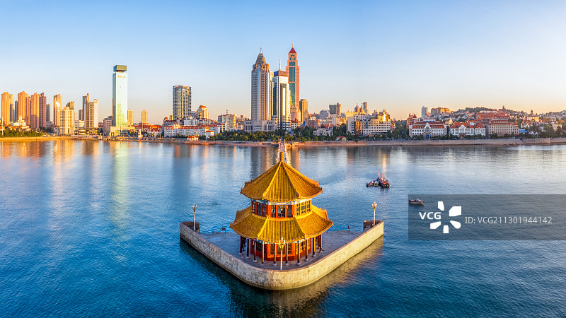 青岛栈桥白昼景观图片素材