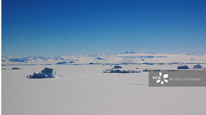 南极罗斯海华盛顿角附近的冰山图片素材