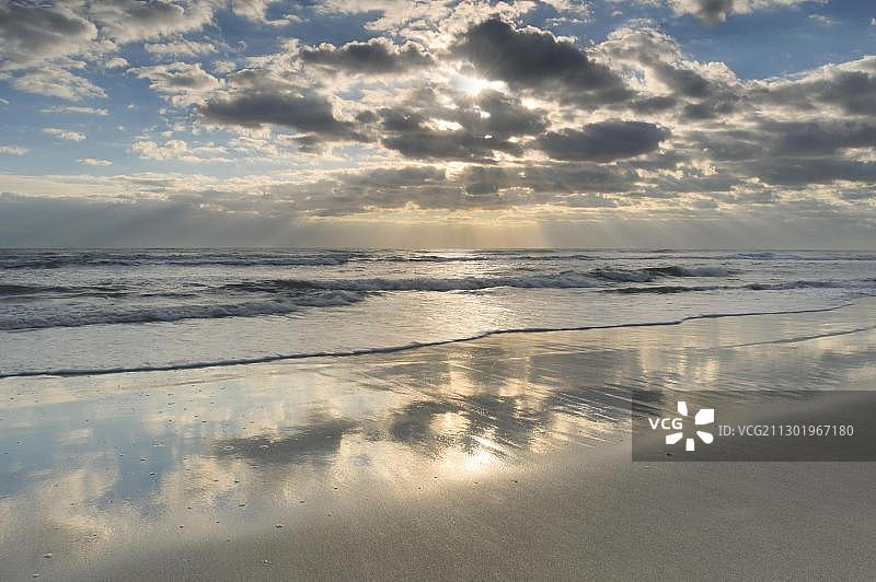 美国佛罗里达州可可海滩的日出图片素材