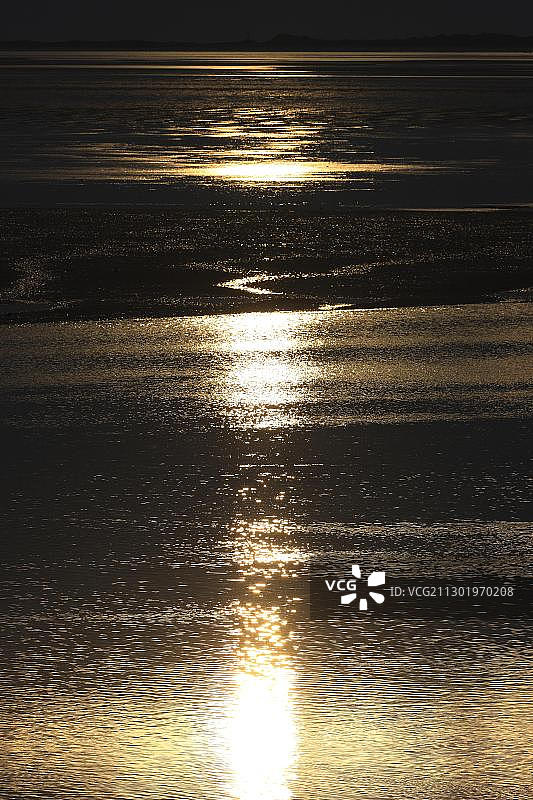 德国石勒苏益格-荷尔斯泰因福尔岛瓦登海日落图片素材