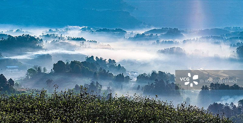 重庆市南川区木凉镇汉场坝村犹如一幅淡淡的水墨画。图片素材