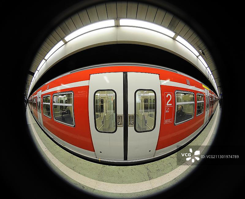 德国巴登-符腾堡州斯图加特公共地铁系统图片素材