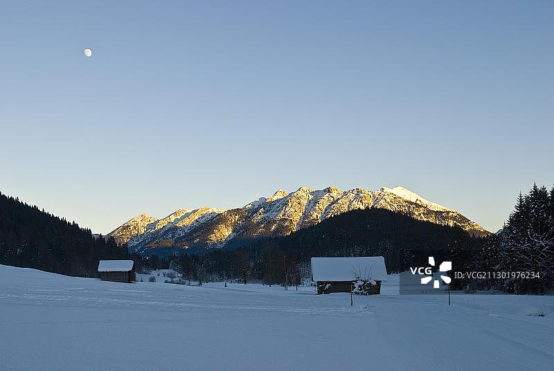 冬季德国巴伐利亚卡文德尔山脉全景图片素材