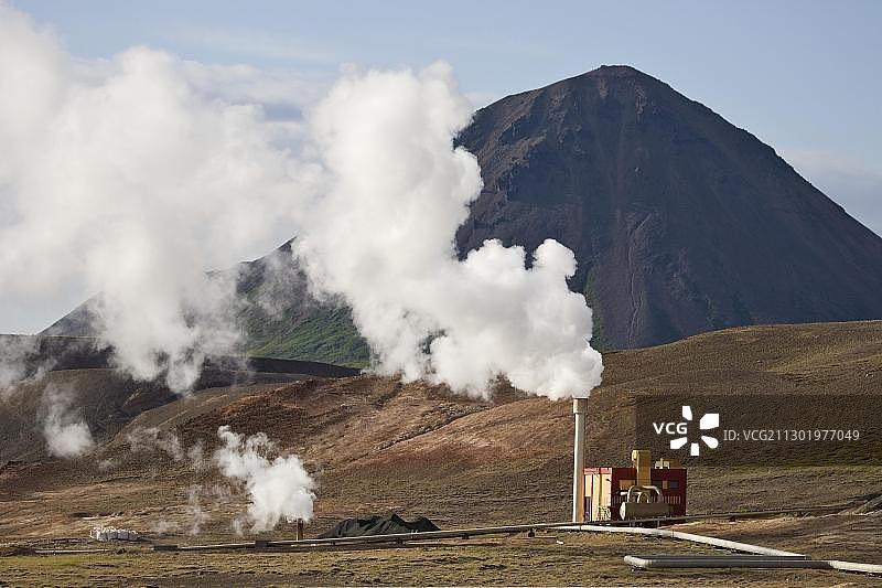 冰岛北部米湖的硅藻土厂和Hlioarfjall山图片素材