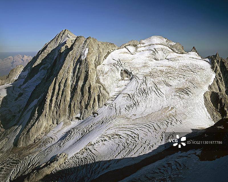 意大利南部阿尔卑斯山特伦蒂诺的普雷萨内拉山图片素材