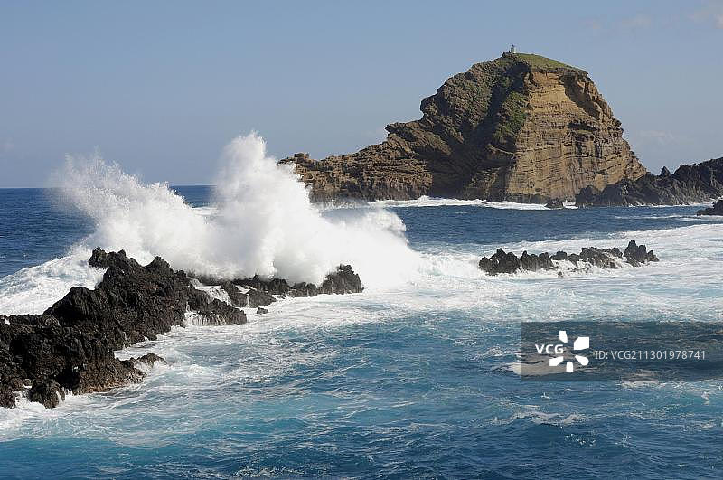 葡萄牙马德拉群岛波尔图莫尼兹海岸线风光图片素材