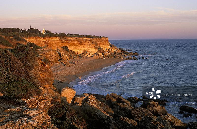 西班牙安达卢西亚科尼尔德拉弗龙特拉罗什角岩石海湾图片素材