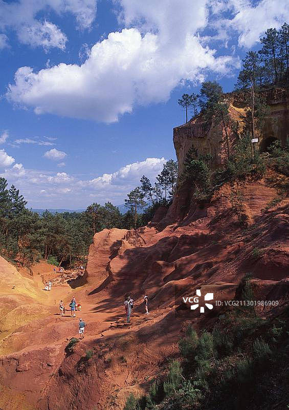 法国普罗旺斯鲁西荣的赭色岩石图片素材