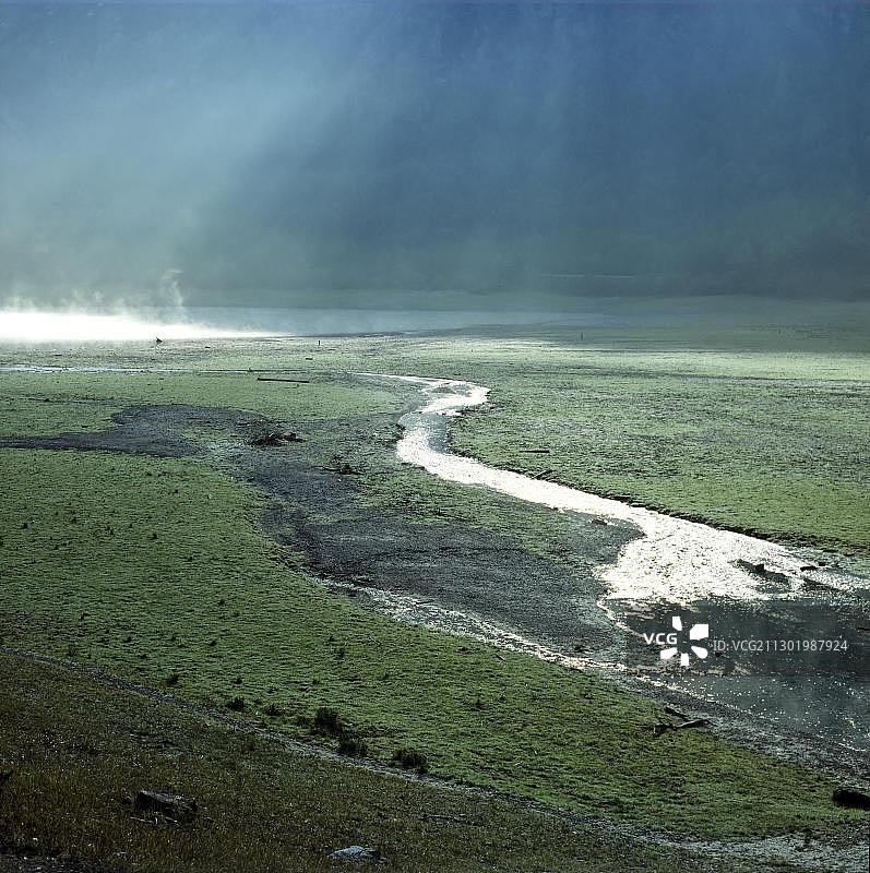 米特湖支流，鲁波尔丁三个湖区，基姆高，上巴伐利亚，德国，欧洲图片素材