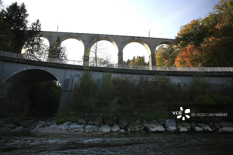 欧洲瑞士圣加仑吕蒂斯堡附近的火车高架桥图片素材