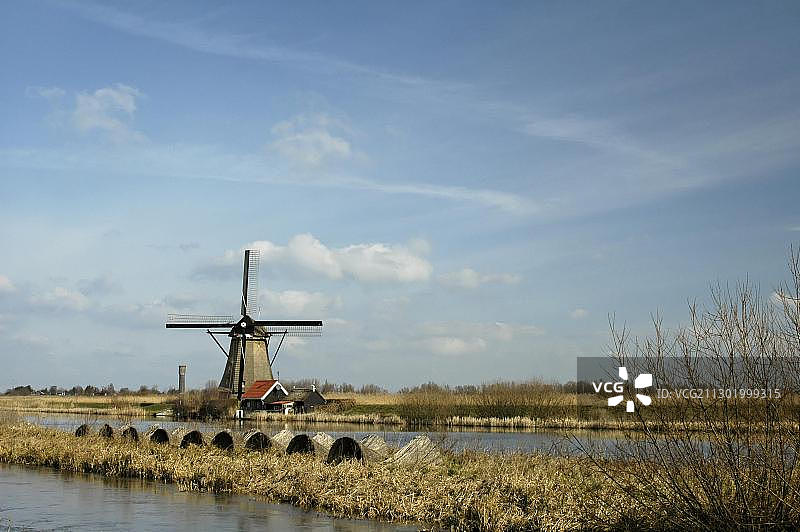 鹿特丹附近的金德代克：南荷兰省上瓦尔德圩田的风车图片素材