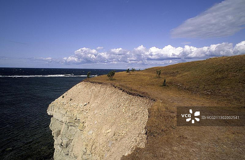 爱沙尼亚萨列马岛Panga Pank的陡峭海岸图片素材