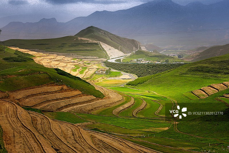 青海日月山远眺图片素材