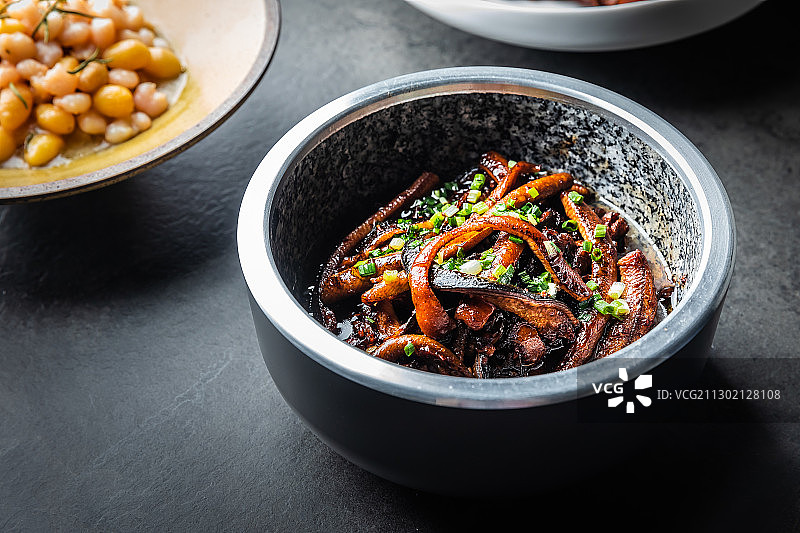 江南意境菜之江南一品烧软兜图片素材