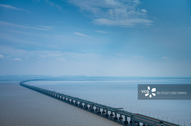 中国浙江杭州湾大桥海天一洲图片素材