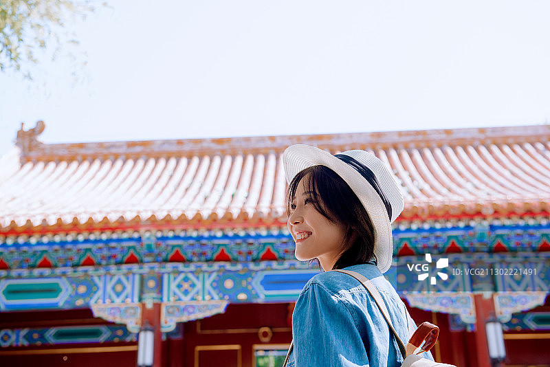 快乐女孩旅行图片素材