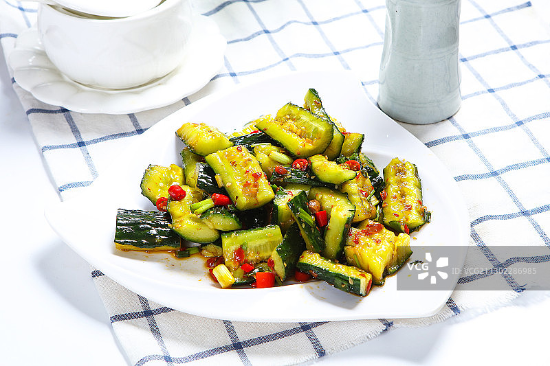 一盘凉拌黄瓜条图片素材